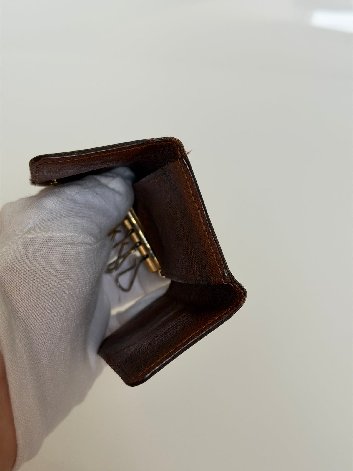 Louis Vuitton 4 Key Holder in Monogram Canvas