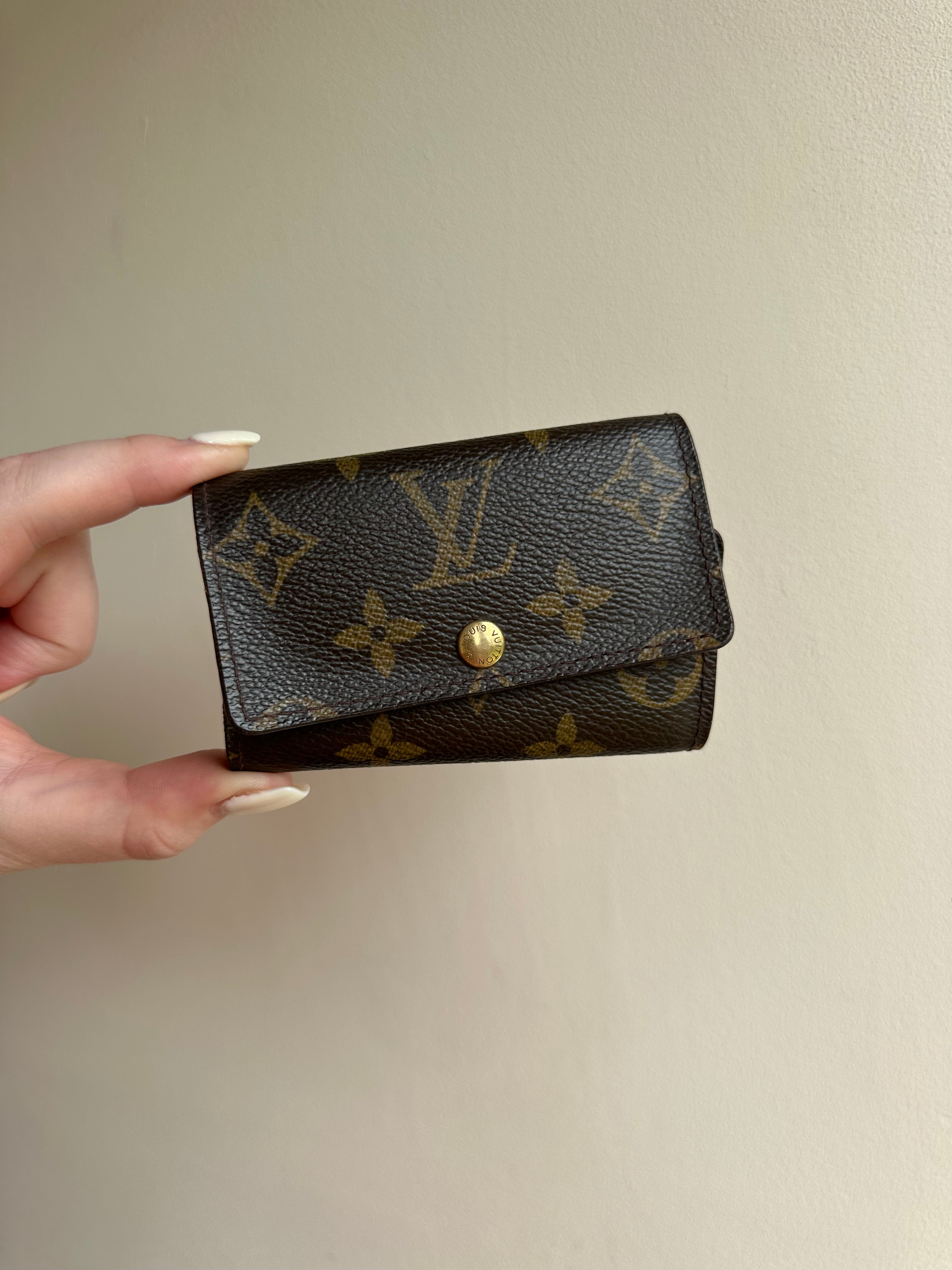 Louis Vuitton Monogram 6 Key Holder Case Wallet