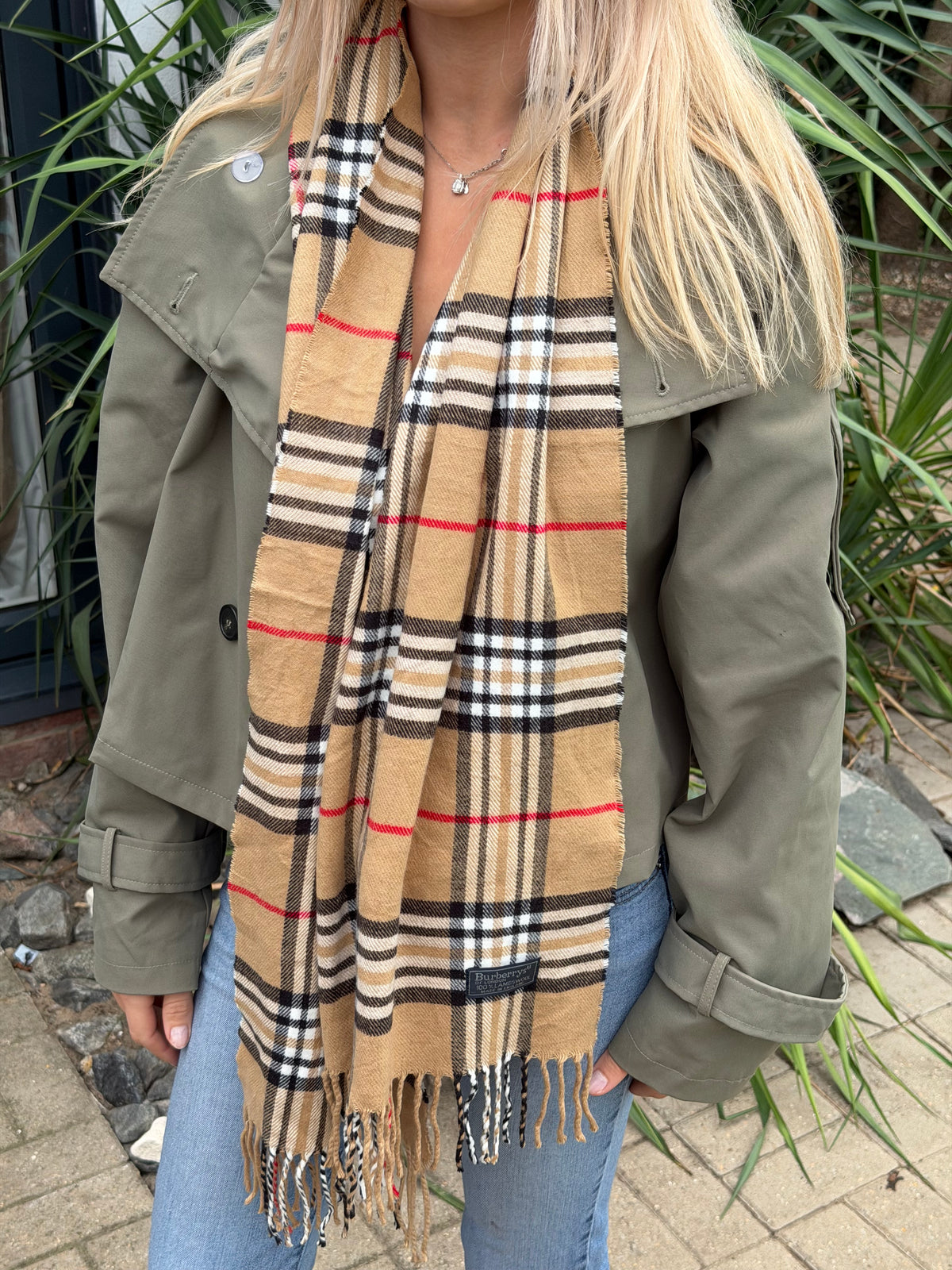Burberry Classic Lambswool Scarf in Camel Nova Check