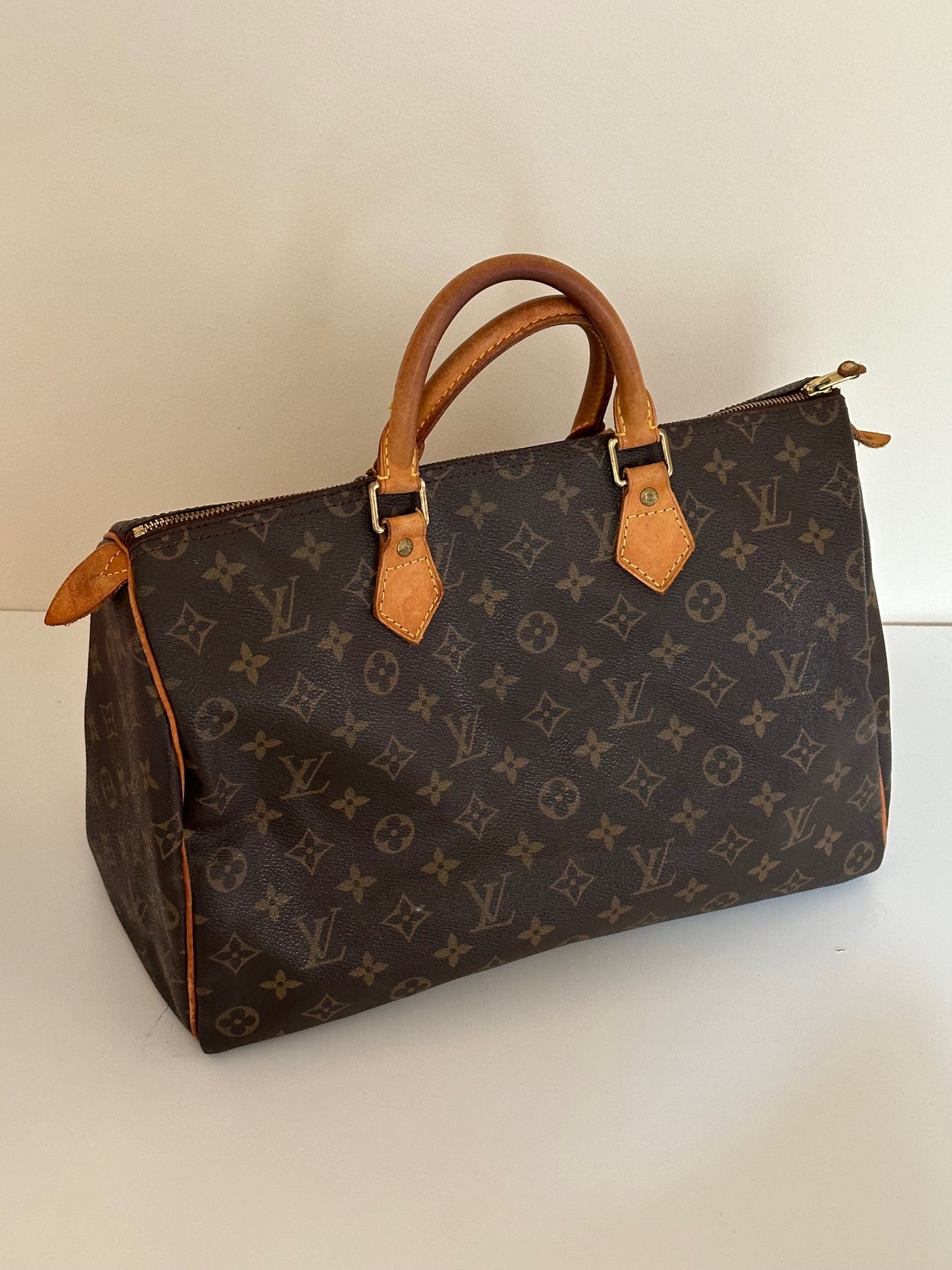 Louis Vuitton Speedy 35 in Monogram