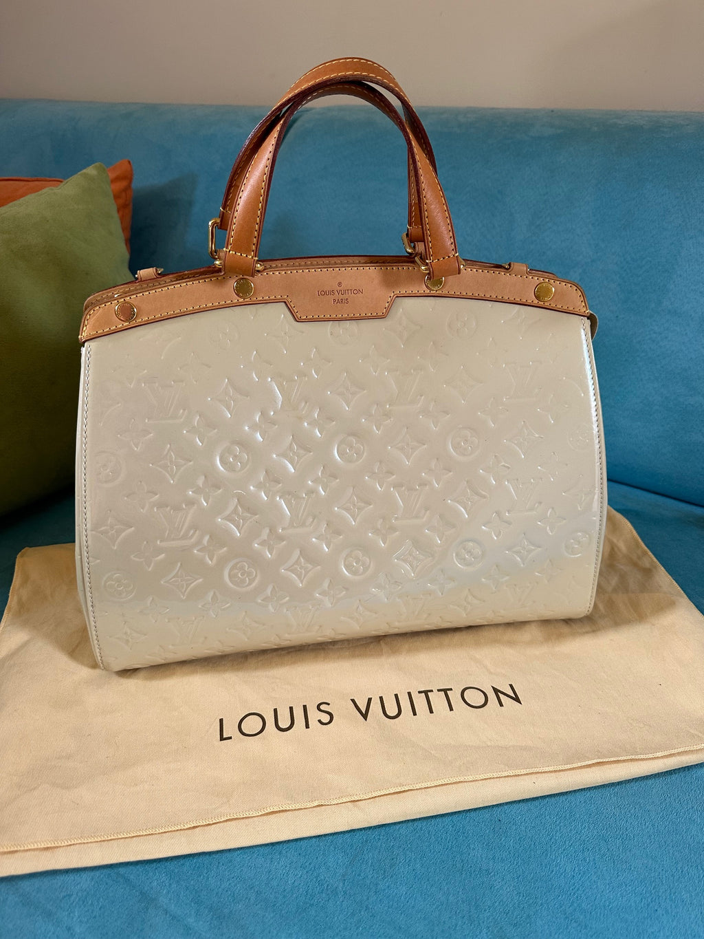 Louis Vuitton Brea MM in Cream Monogram Vernis Leather with Dust Bag and Long Strap