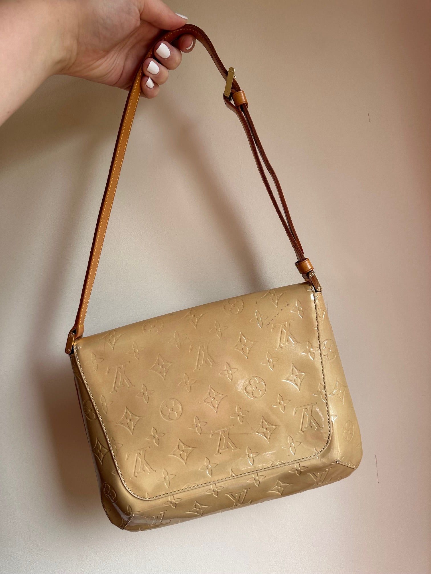 Louis Vuitton Thompson Street in Yellow Gold Vernis Leather