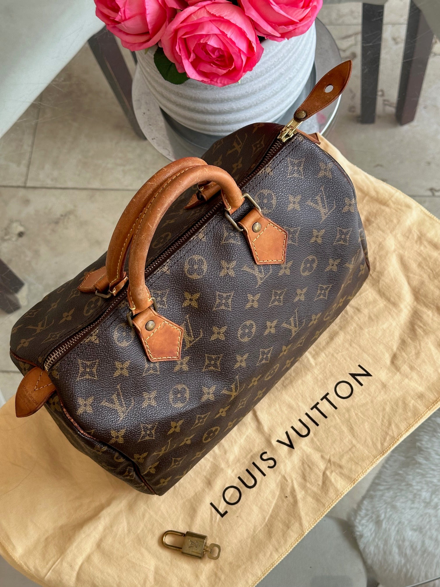 Louis Vuitton Speedy 30 in Monogram with Dust bag, Padlock and Key