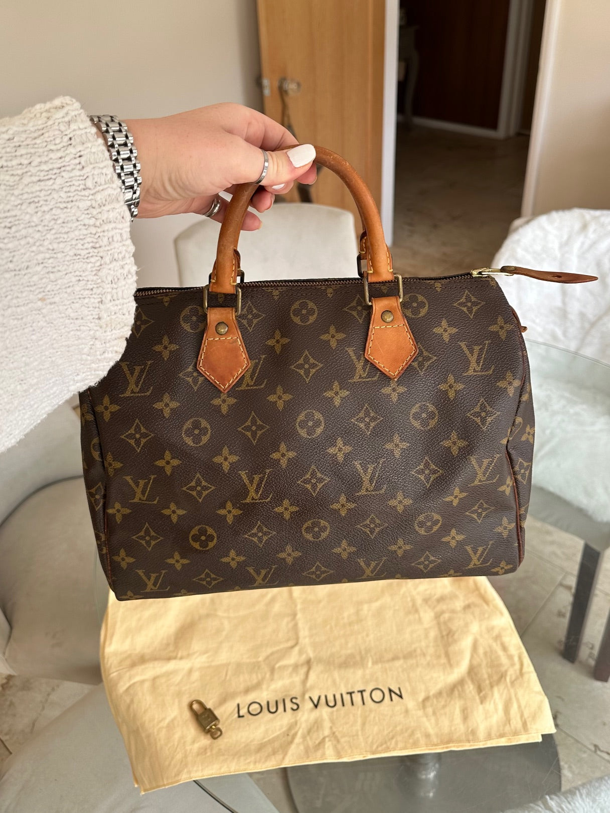 Louis Vuitton Speedy 30 in Monogram with Dust bag, Padlock and Key