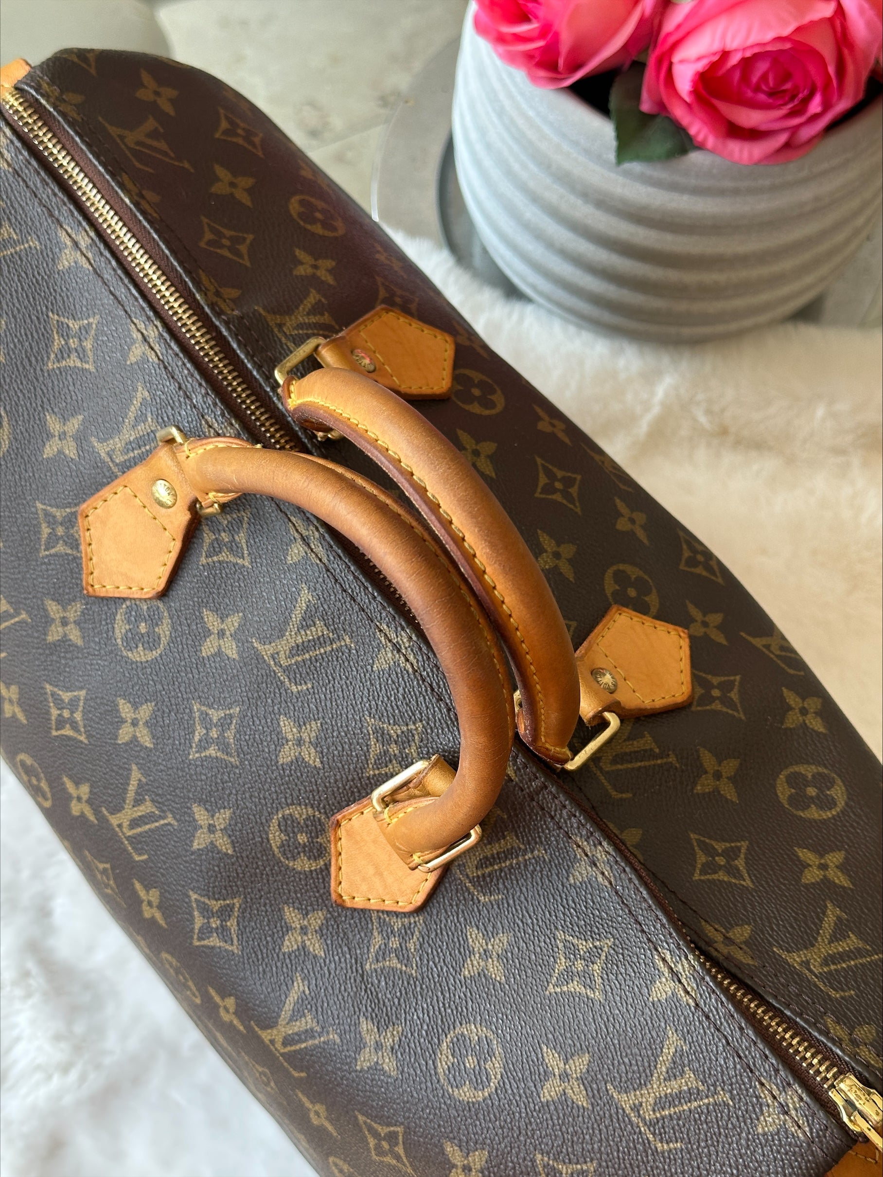 Louis Vuitton Speedy 40 in Monogram Canvas with Lock & Key