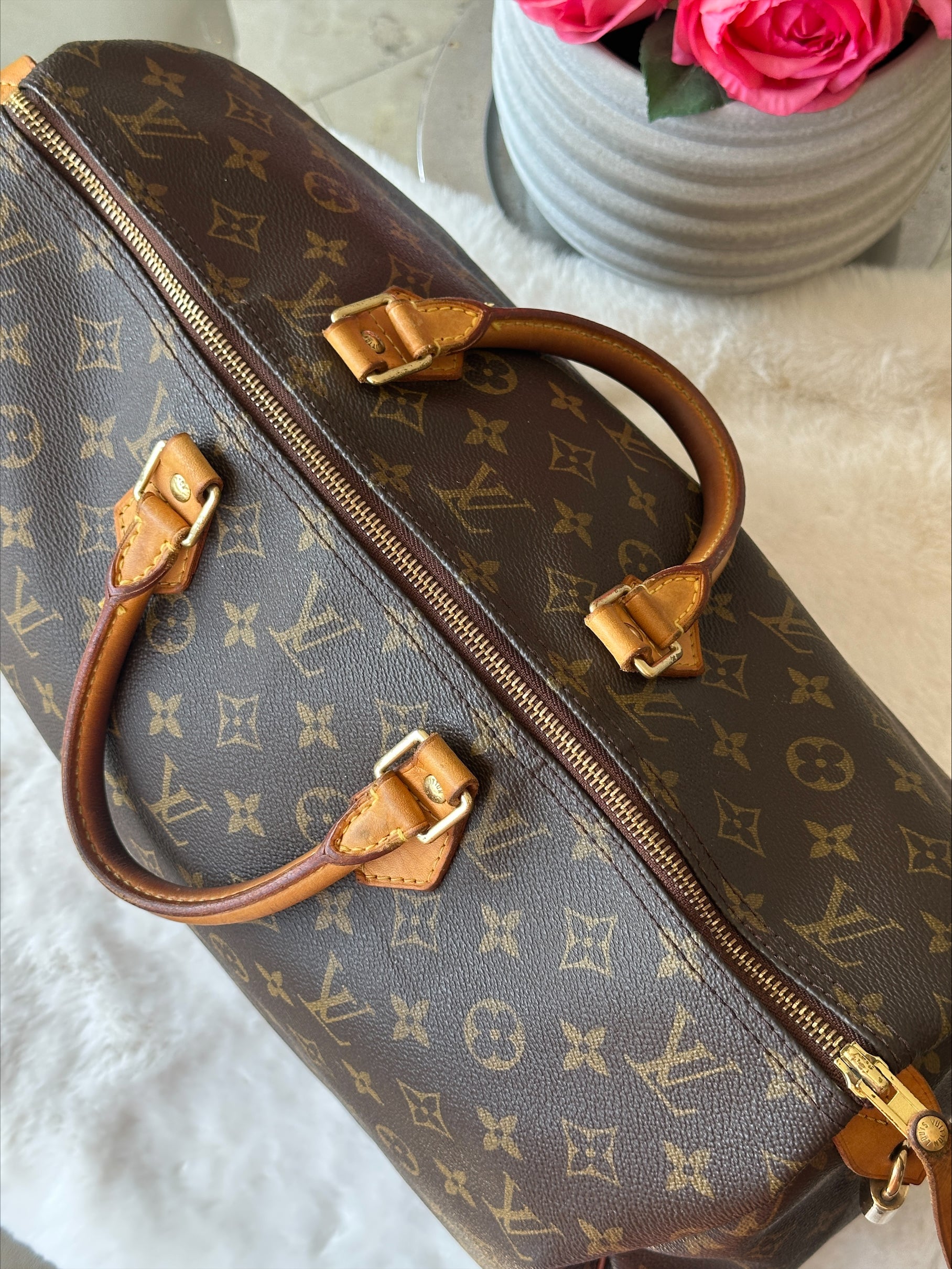 Louis Vuitton Speedy 40 in Monogram Canvas with Lock & Key